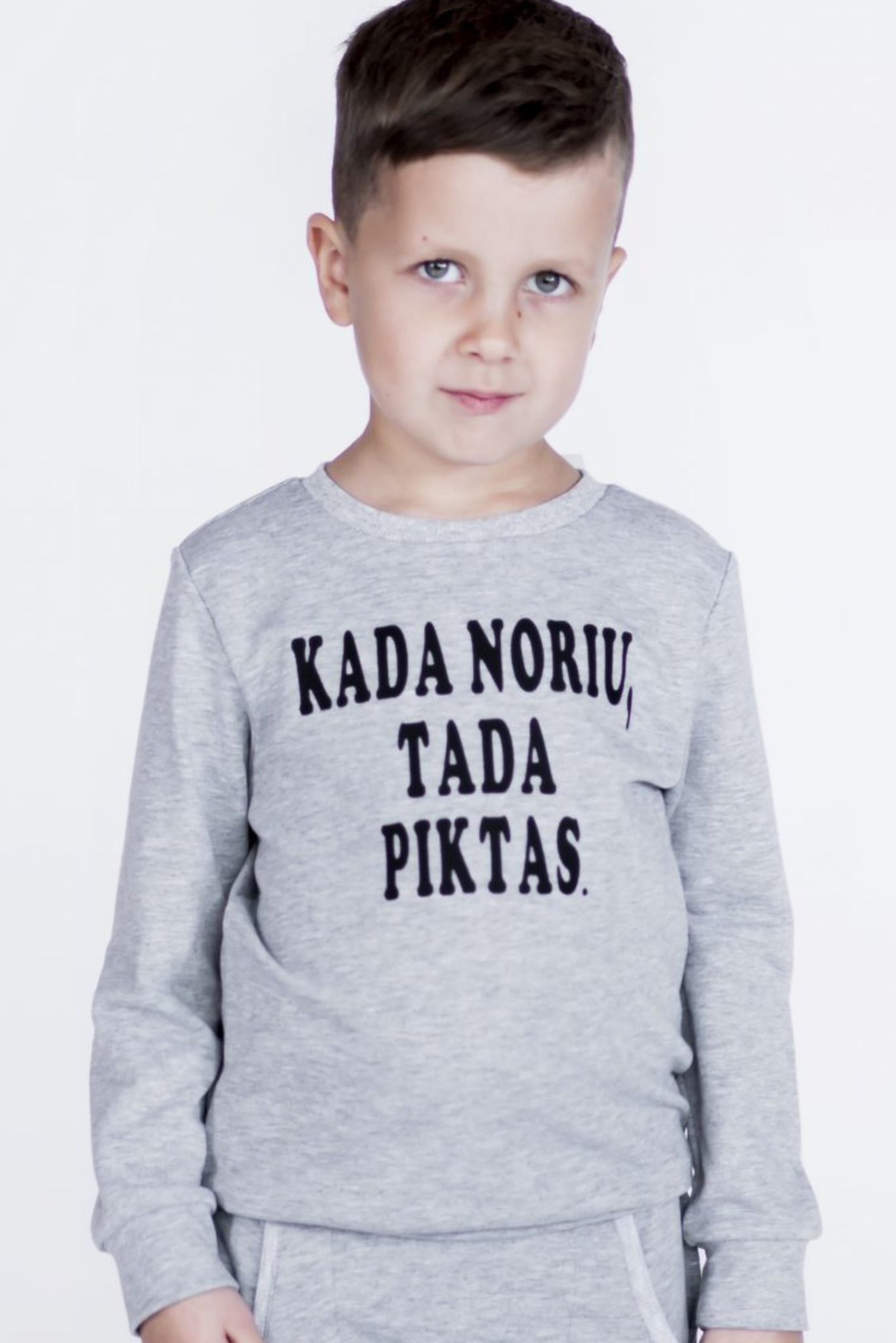 Vaikiškas džemperis “Kada noriu, tada piktas”Stiliaus detalė