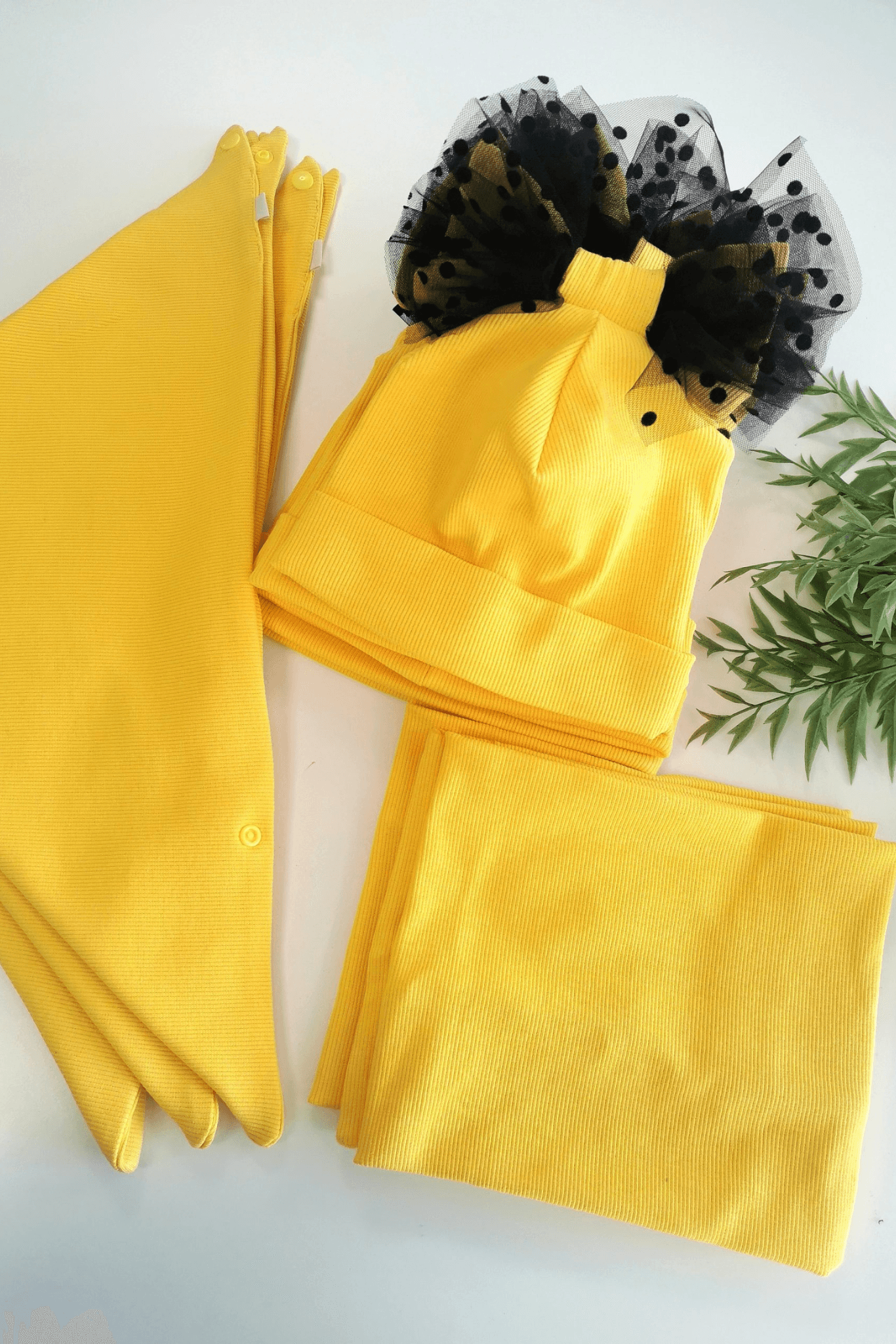 Rib trikotažo vaikiškos kepurės komplektas su plačia kaklaskare ar mova - Stiliaus detalė