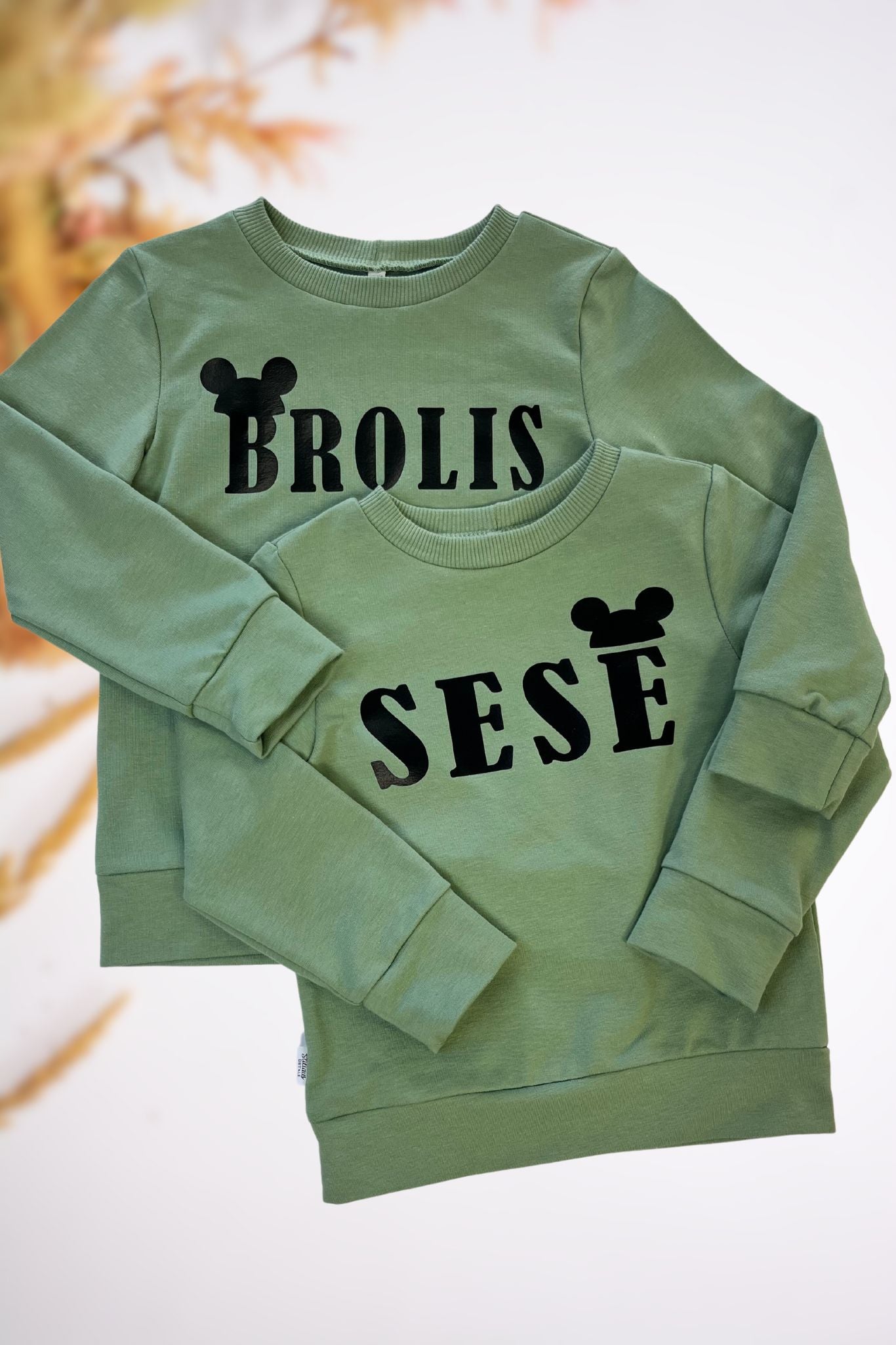 Chaki spalvos vaikiškas džemperis “SESĖ”