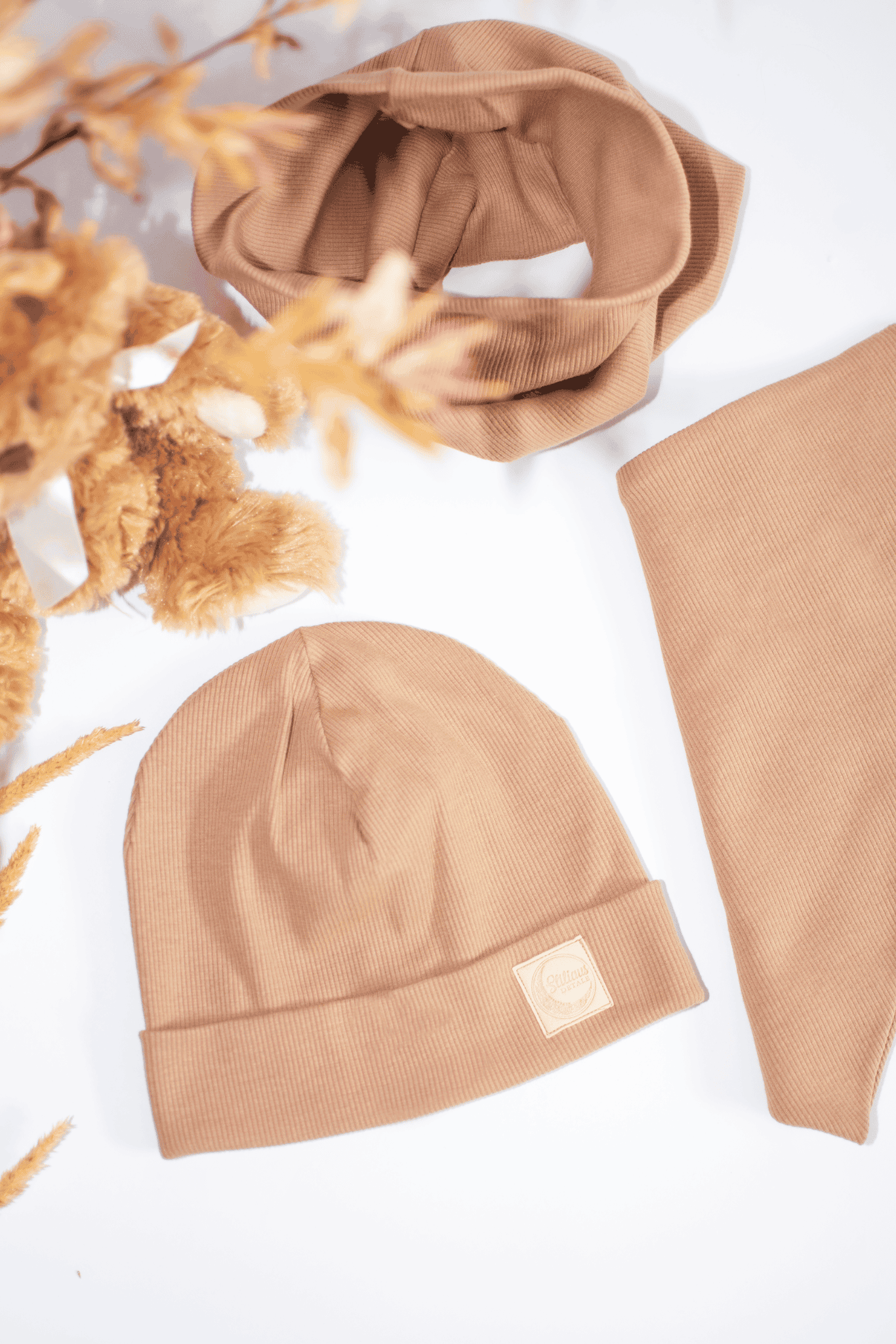 Smėlinės spalvos RIB kepurės ir šaliko/movos standartiniai komplektai vaikams - Stiliaus detalė