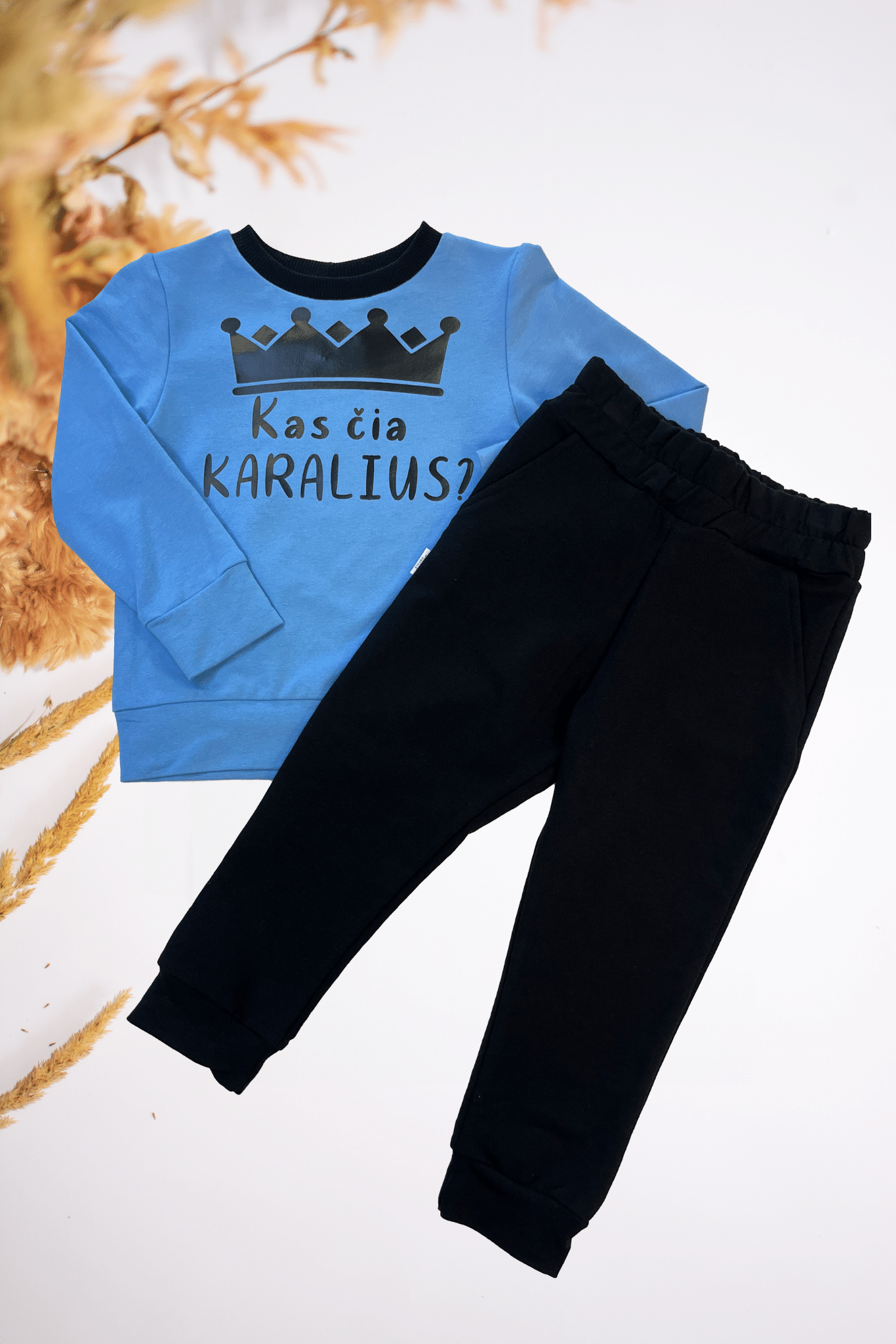 Vaikiškas kostiumėlis "Kas čia karalius” | Be pūkelio - Stiliaus detalė