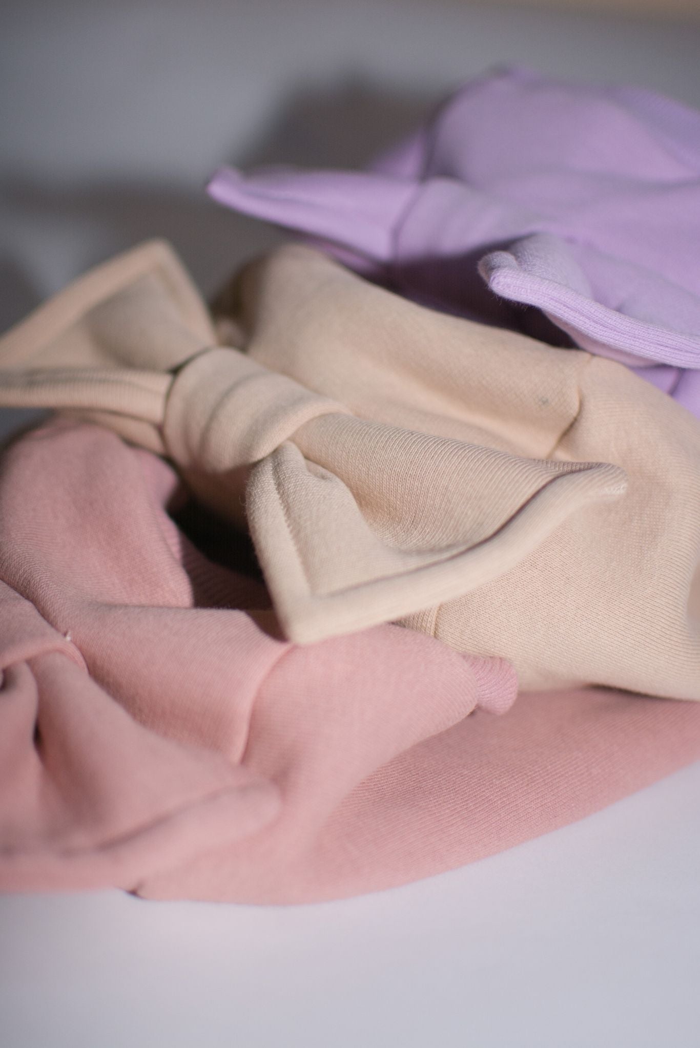 Vaikiškas žieminis šalmukas su kaspinu "Elija" - Stiliaus detalė