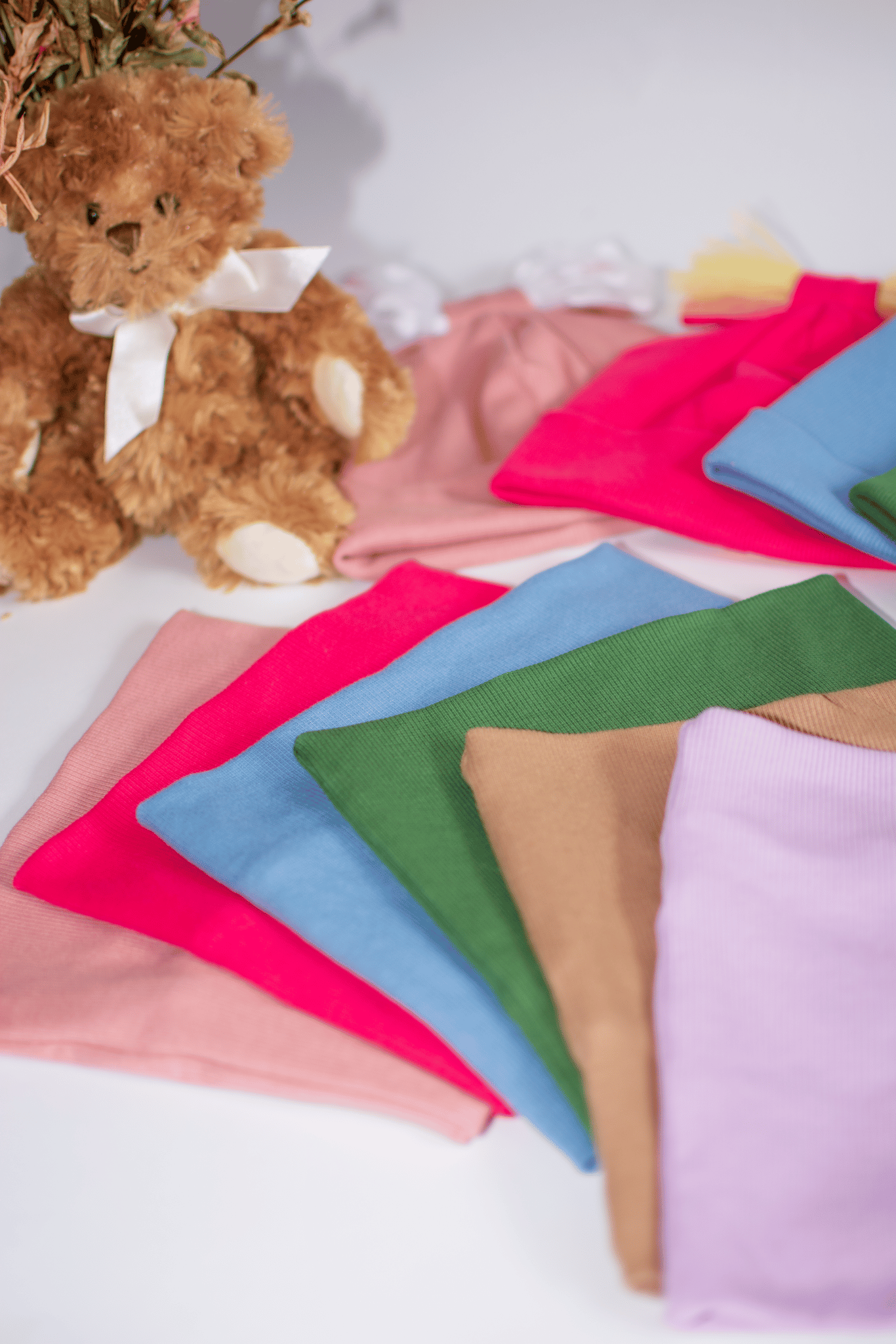 Chaki spalvos RIB kepurės ir šaliko/movos meškiuko komplektai vaikams - Stiliaus detalė