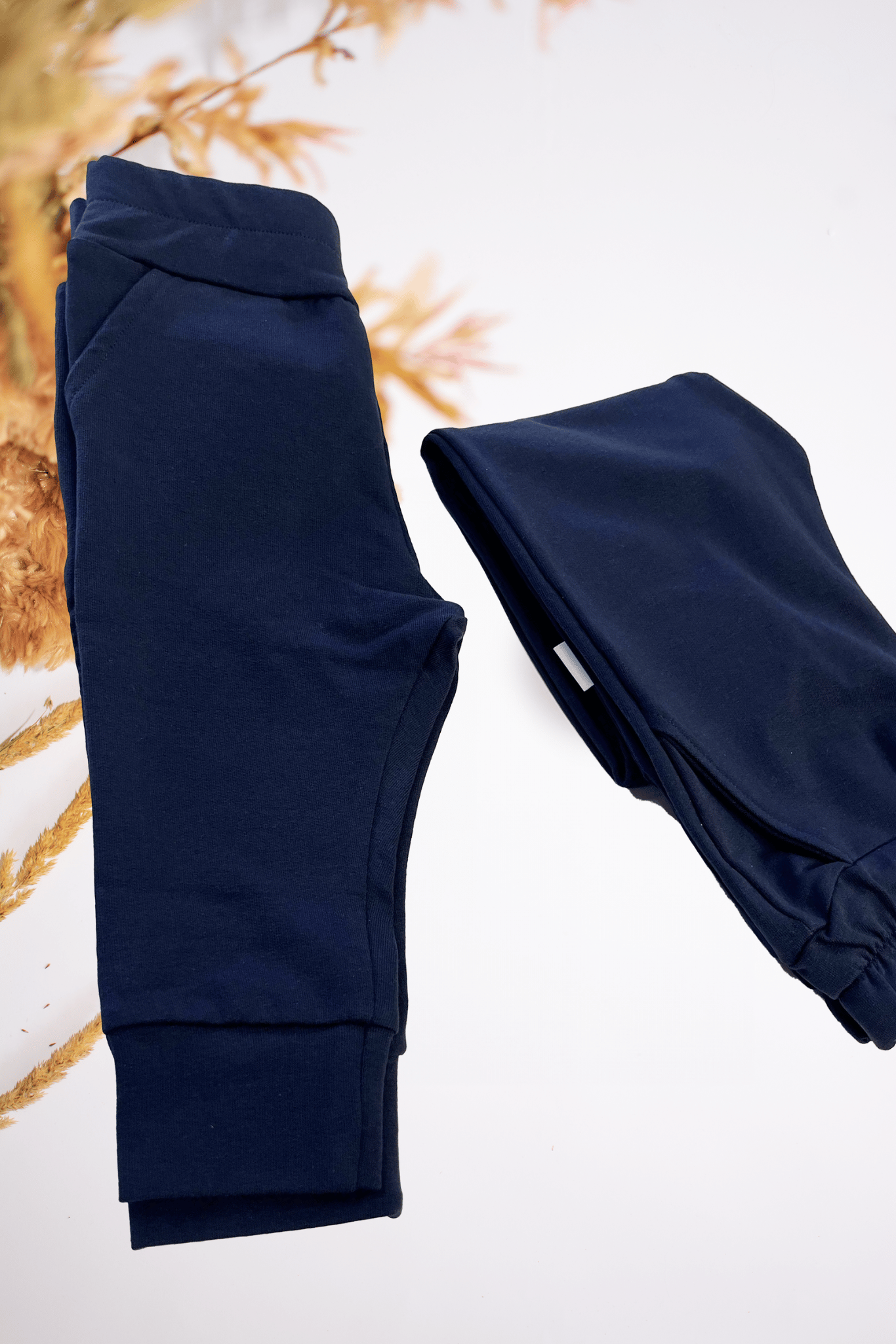 Navy blue spalvos kelnės vaikams | Tinkamos į mokyklą | Be pūkelio - Stiliaus detalė