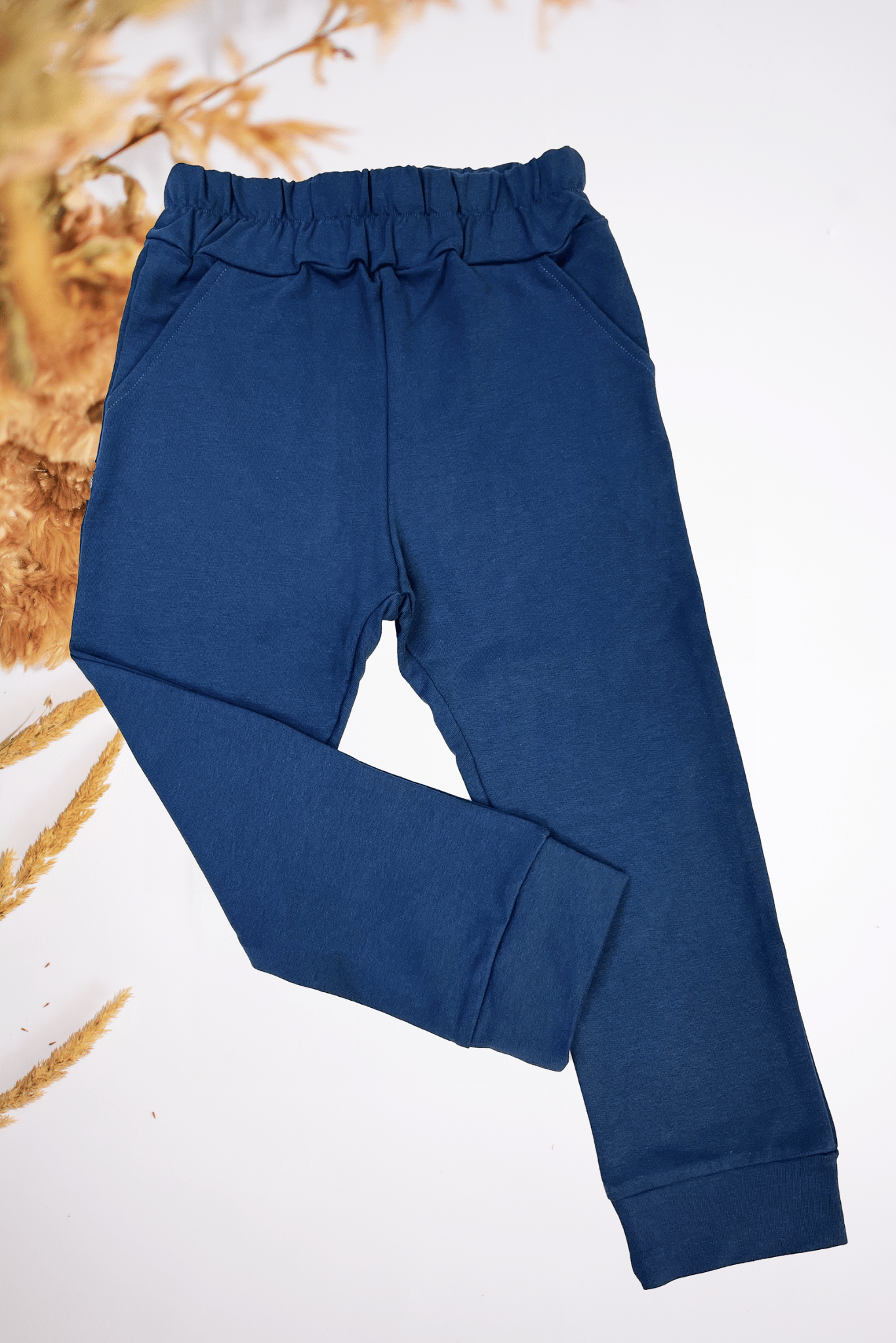 Indigo spalvos kelnės vaikams | Tinkamos į mokyklą | Be pūkelio - Stiliaus detalė