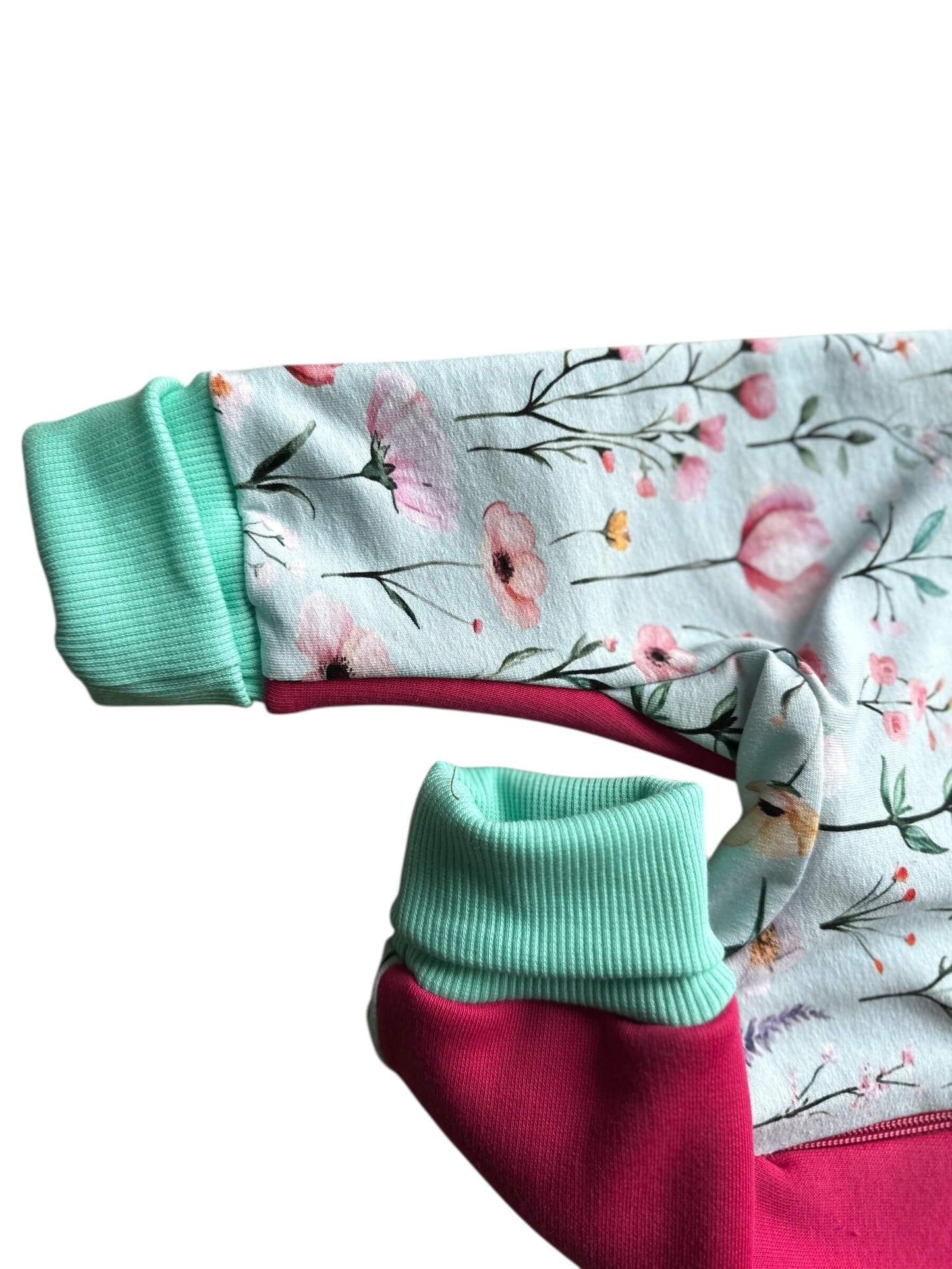 Vaikiškas romperis "Gėlių pieva"| 74, 80, 86 dydžiai.