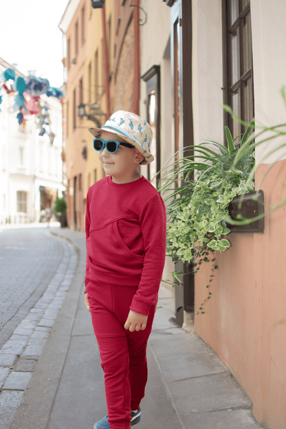 Bordo spalvos vaikiškas kostiumėlis “Vaikystė" - Stiliaus detalė