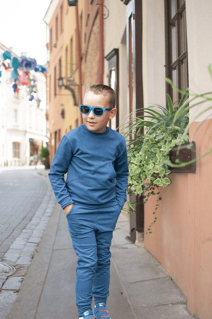 Džinso spalvos vaikiškas kostiumėlis “Vaikystė" - Stiliaus detalė