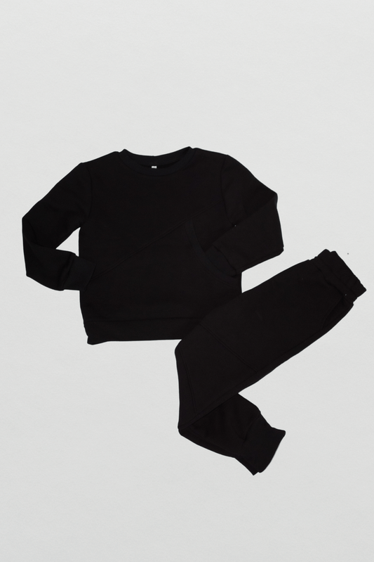 Juodos spalvos vaikiškas kostiumėlis “Vaikystė" - Stiliaus detalė