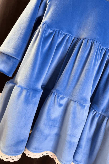 Soft veliūro vaikiška suknelė "Oho kokia graži" - Stiliaus detalė