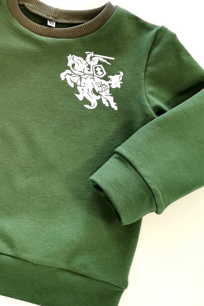 Samanų žalios spalvos džemperis su VyčiuStiliaus detalė