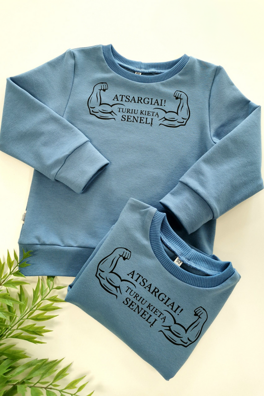 Vaikiškas džemperis “ATSARGIAI!”Stiliaus detalė