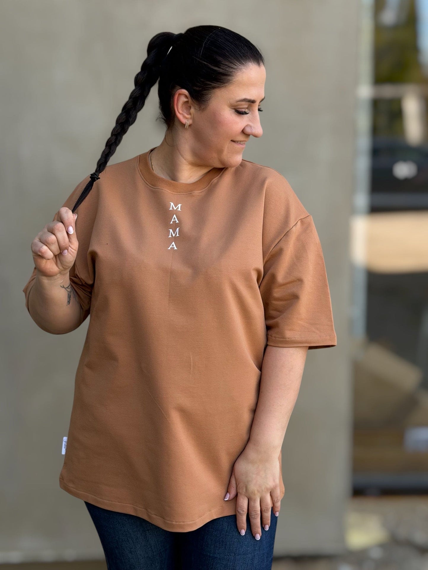 Oversize maikutė moterims "MAMA" - Stiliaus detalė